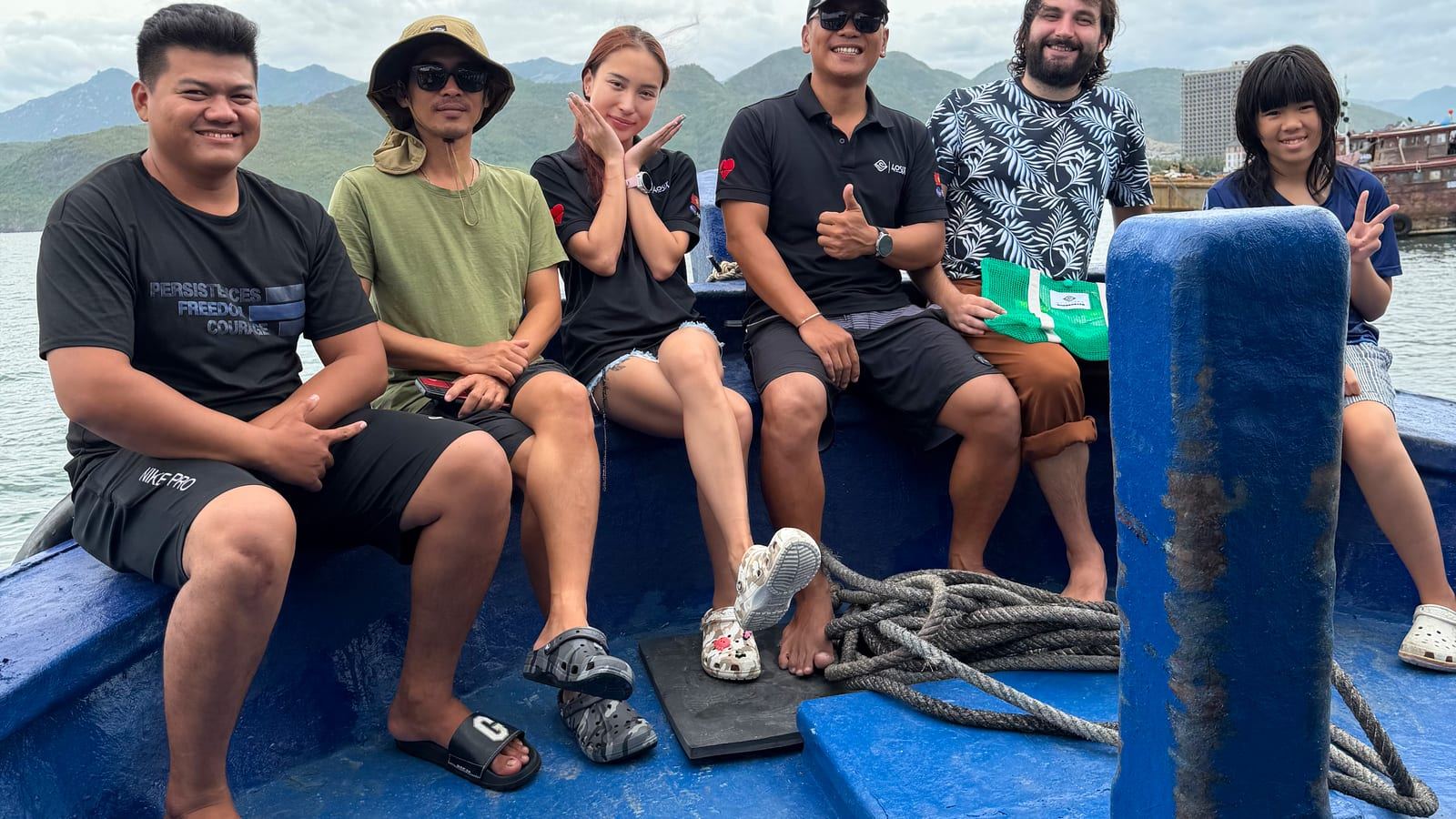 A Vietnam Underneath Rescue and EFR class together on the dive boat in Nha Trang bay